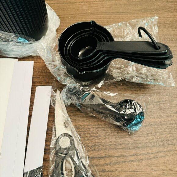 Top Lucky 6-Piece Kitchen Knife Set With Block & Measuring Cups/spoons - Picture 5 of 10